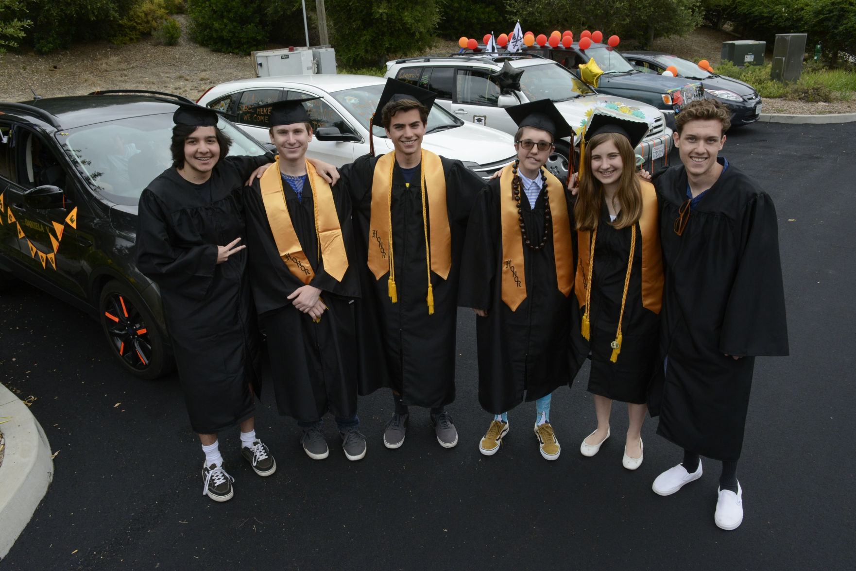 060520 SYVHS grad parade 26.jpg